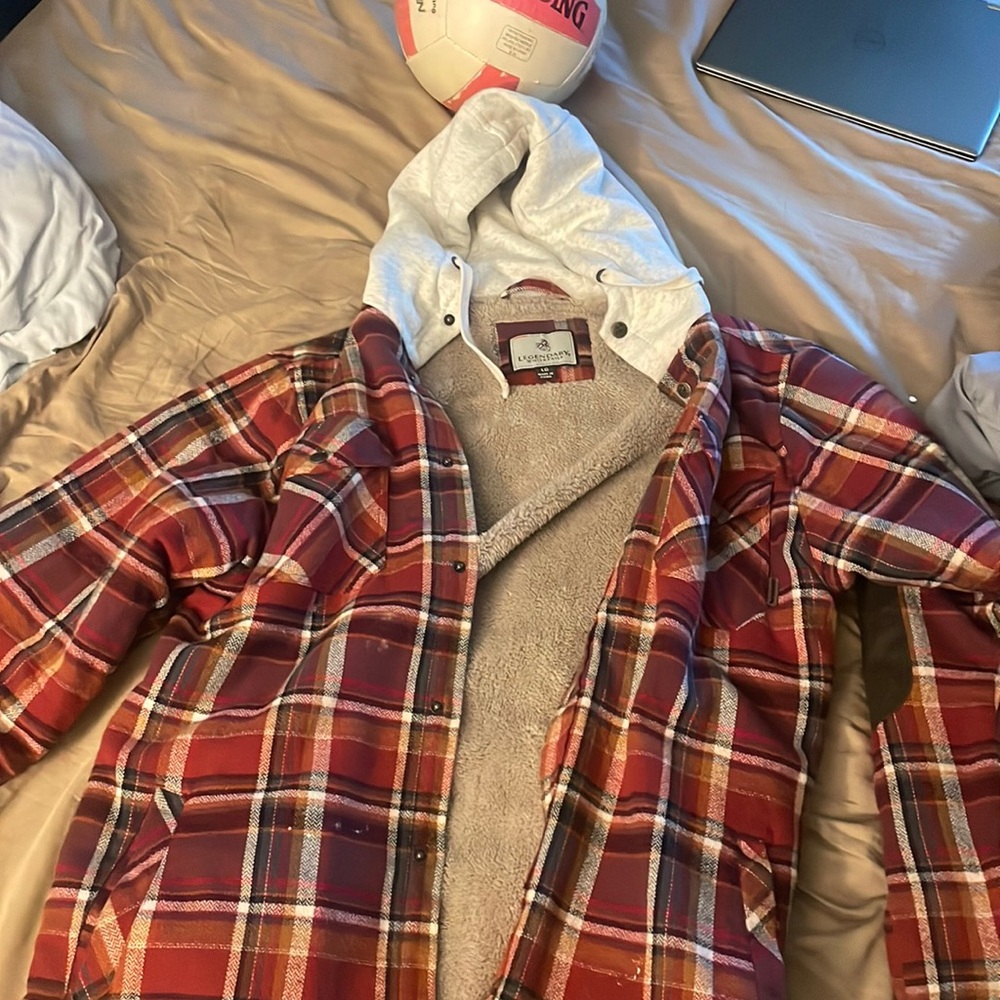 Legendary White mens camp night Jacket. Large worn a couple times, basically new